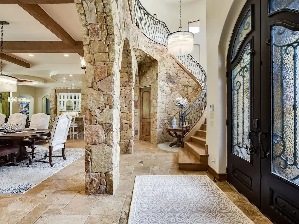 The Above Casa Tranquility Lake Austin 5 Bedroom Estate