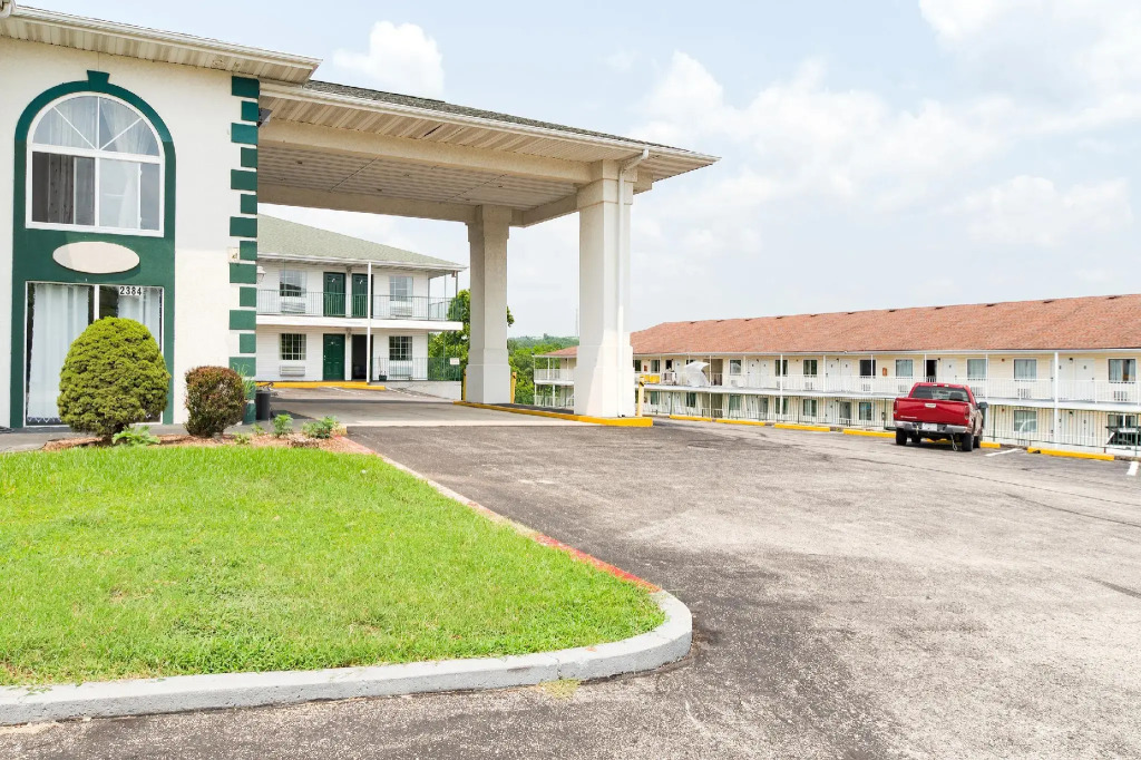 Evergreen Inn