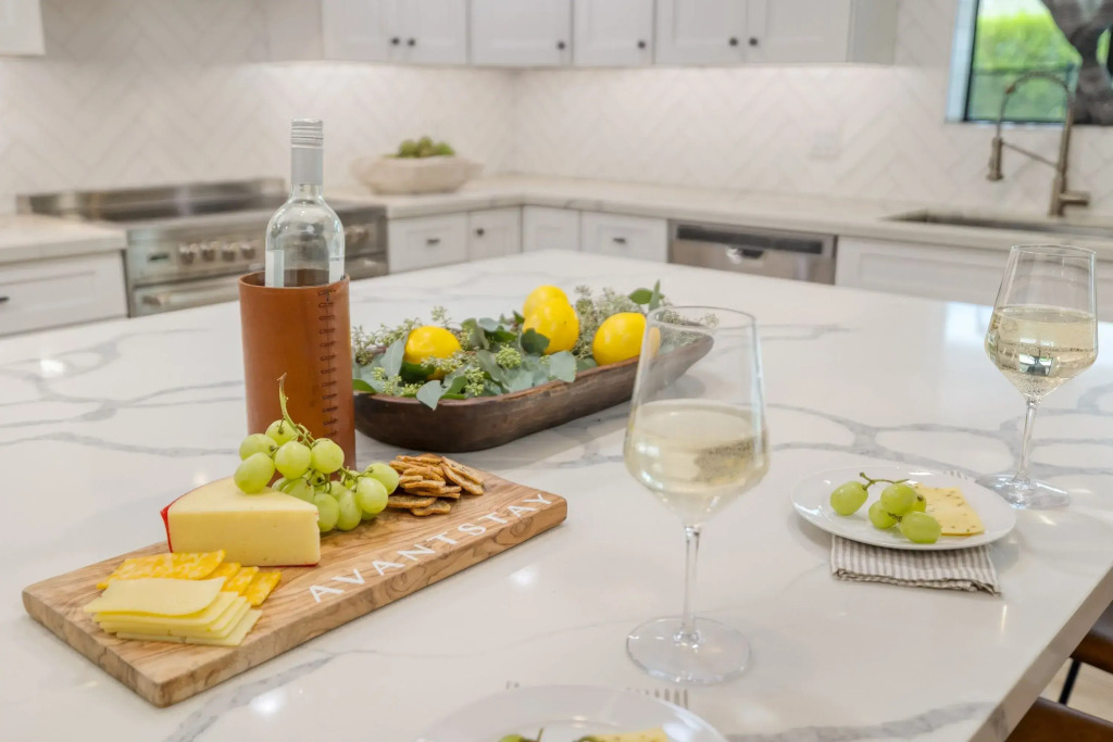 White Agate by Avantstay Pool + Spa + Putting Green Playground + Outdoor Dining Minutes to Kierland