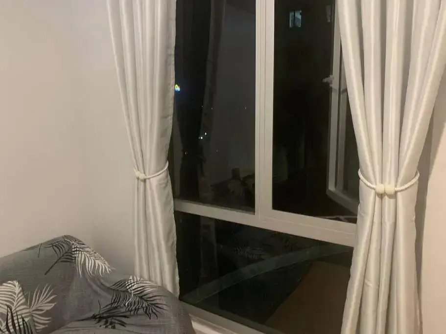 Minimalist 1 Bedroom in Alabang near Molito and ATC with WiFi & Netflix m