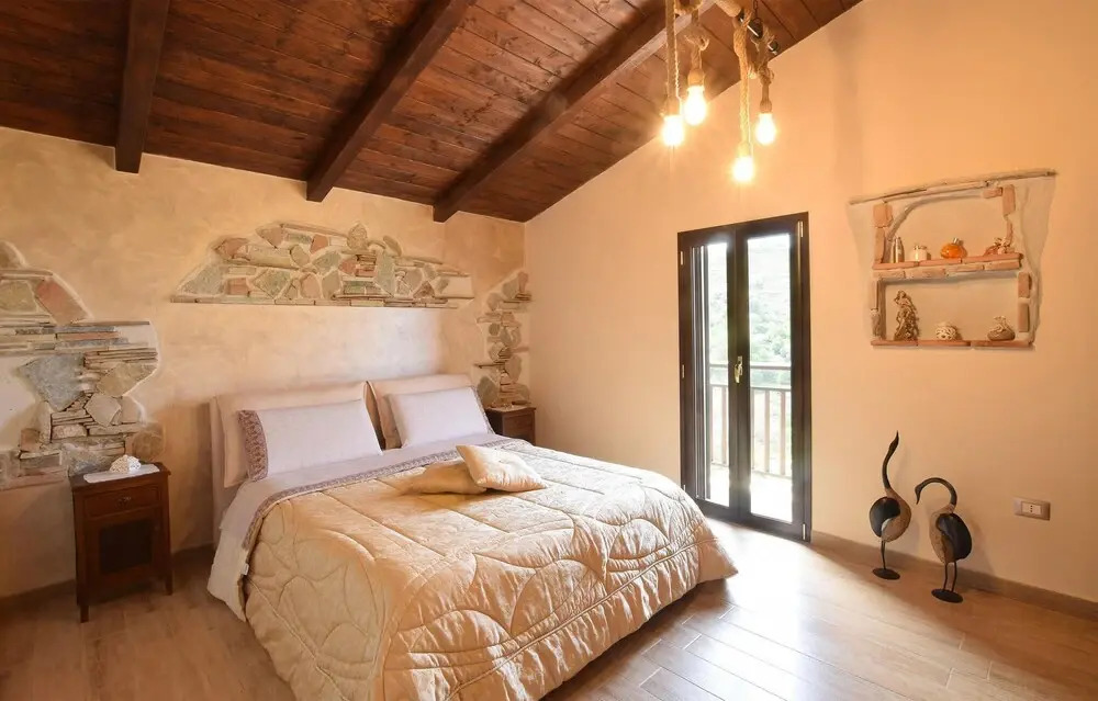 Beautiful Home in Motta San Giovanni With Wifi and 2 Bedrooms
