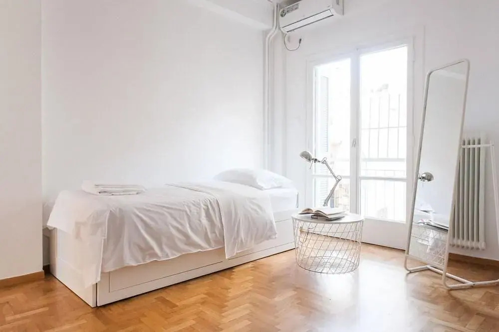 Chill like a local in Condo near historical sites!