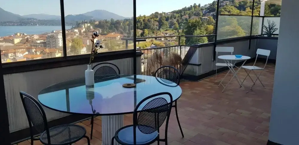 Terrace Lake View apt in Stresa With Lake View