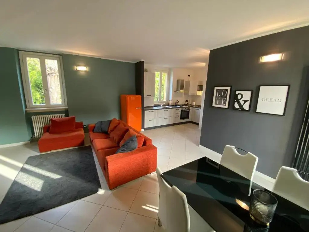 Casa Bellagio Beach: Pool, 100m Lake & near City