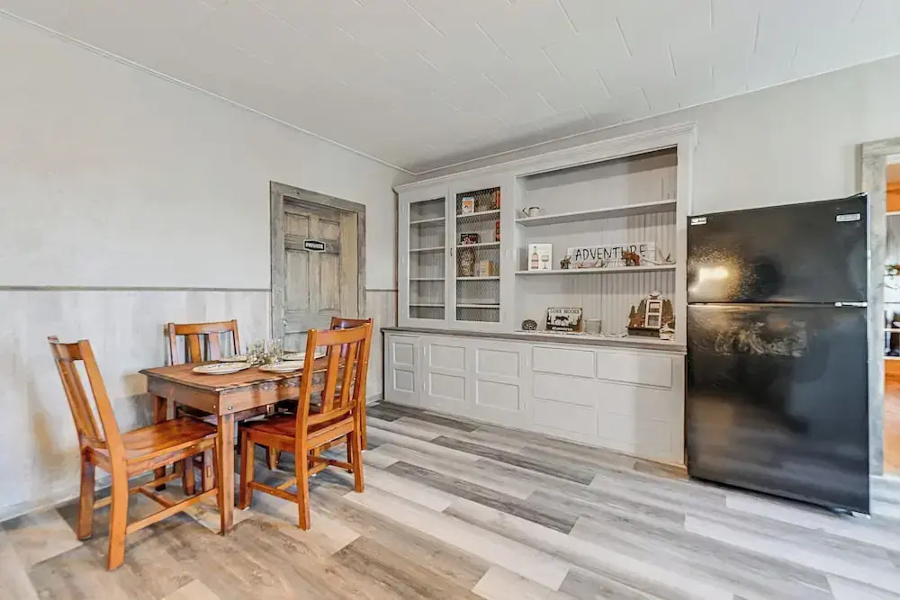 Lyndon Station Retreat ~ 9 Mi to Wisconsin Dells!