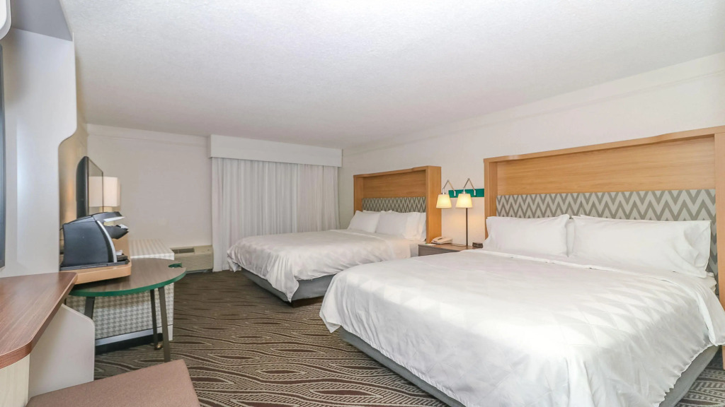 Holiday Inn Resort Oceanfront at Surfside Beach by IHG