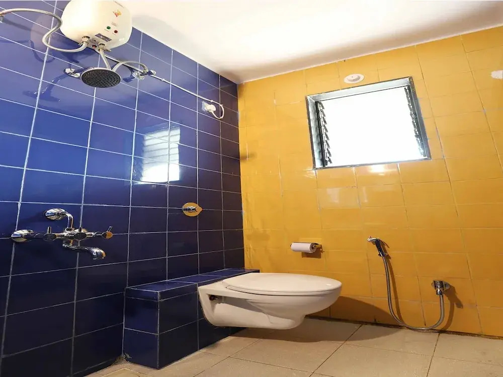 OYO 10680 Hotel Royal Inn