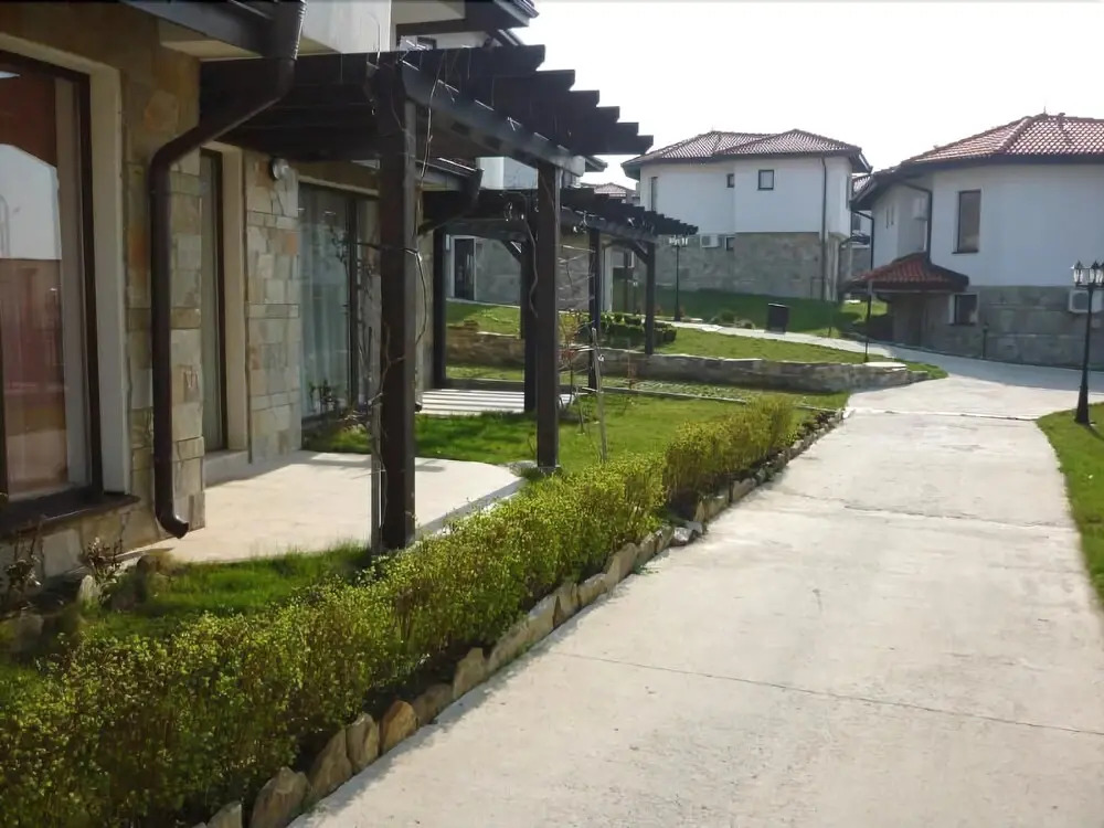 Sunny Villas