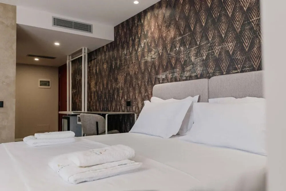 Ermes Deluxe Suite With Balcony