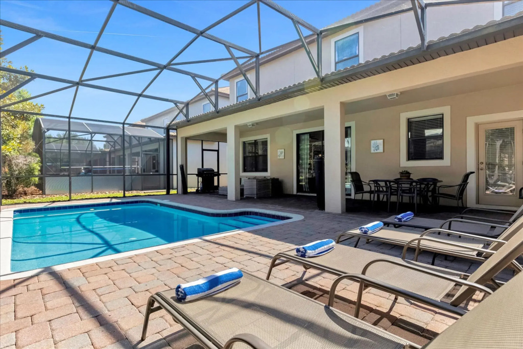 Upstay - 23-guest Mansion w Pool Game Room and BBQ