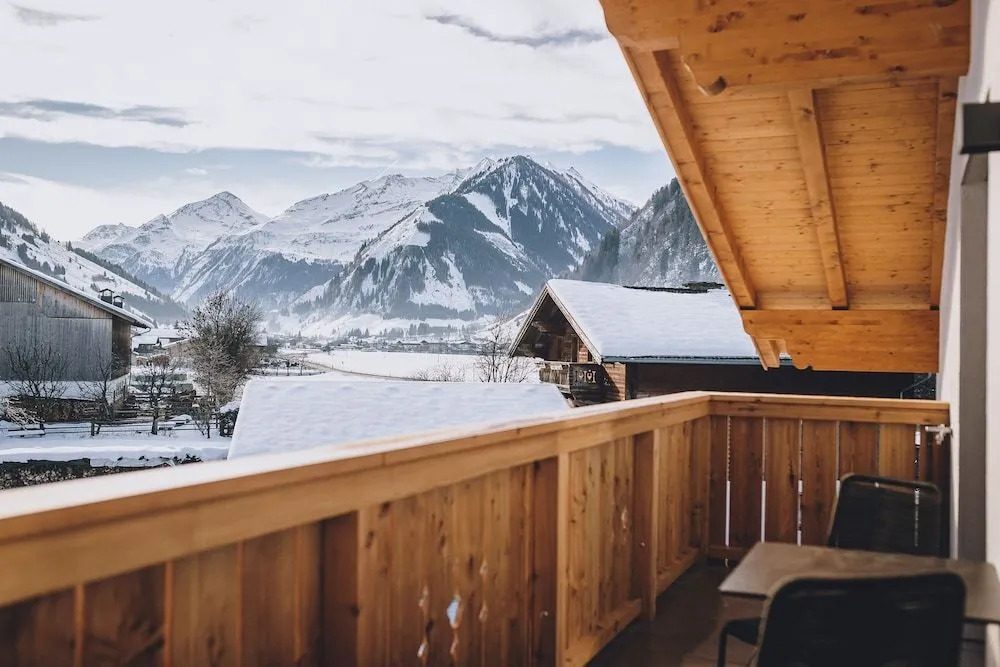 M1 - Mountain Living