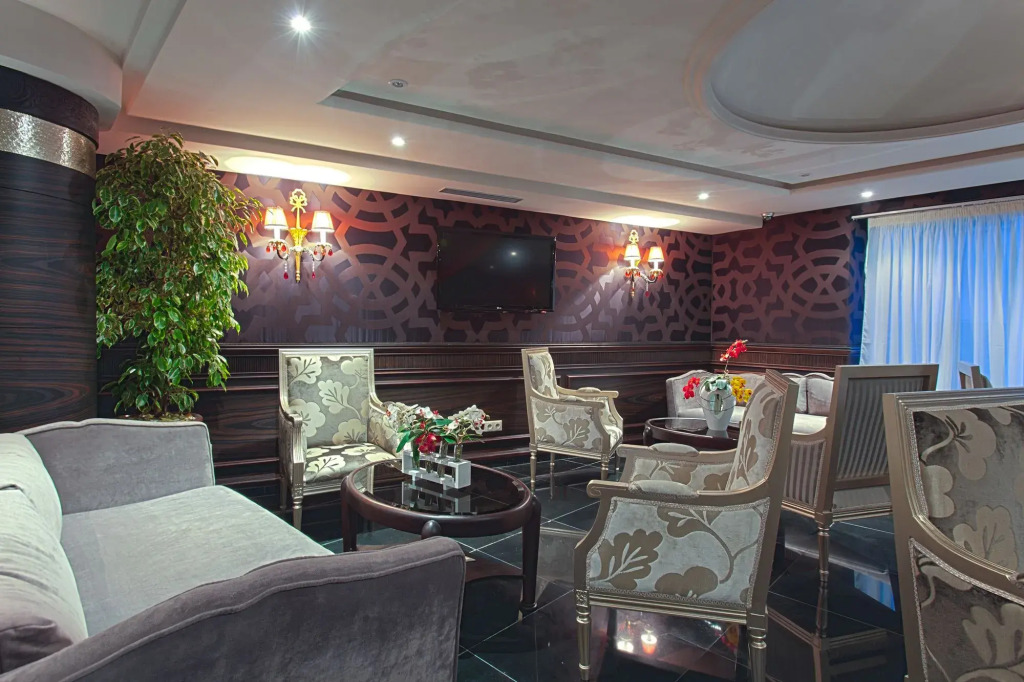 Art Palace Suites & Spa