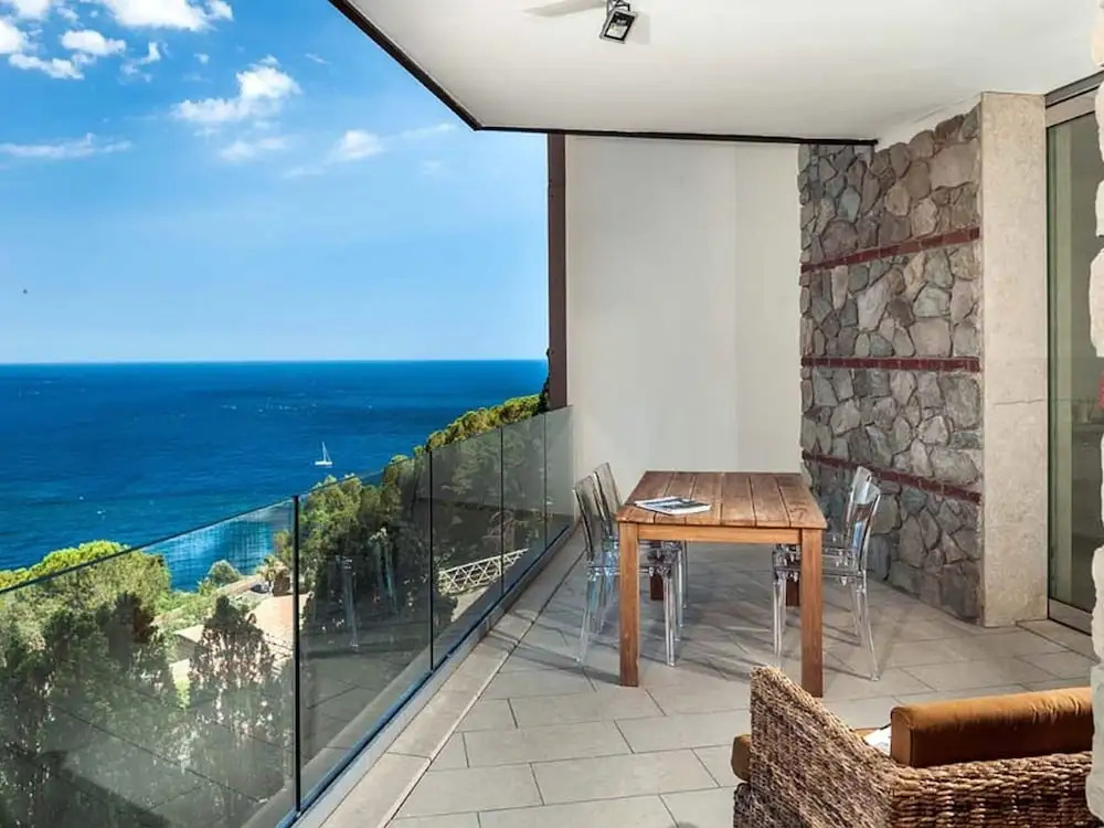 Exclusive Residence With Pool, Breathtaking Views on Taormina and on the sea