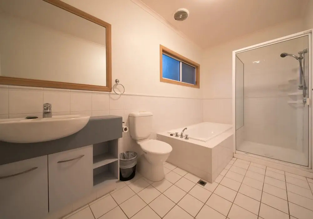 180 views king suite NB Pets must be okd by host B4 booking as T&Cs Apply CALL Bella Vista on Nara