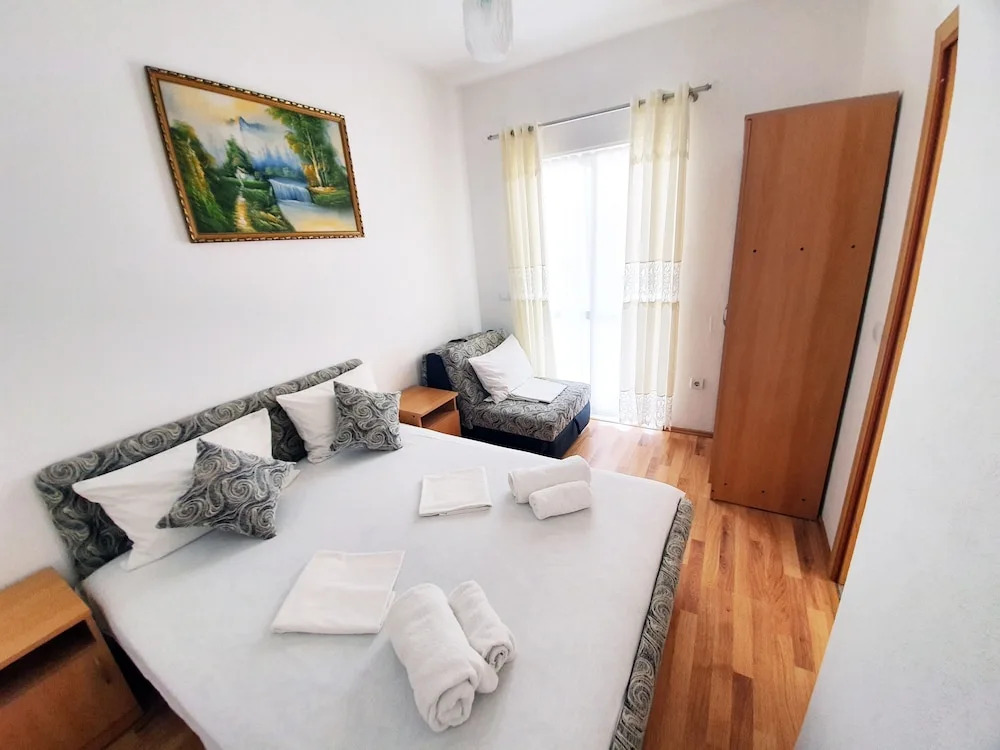 Apartments Cota Guesthouse