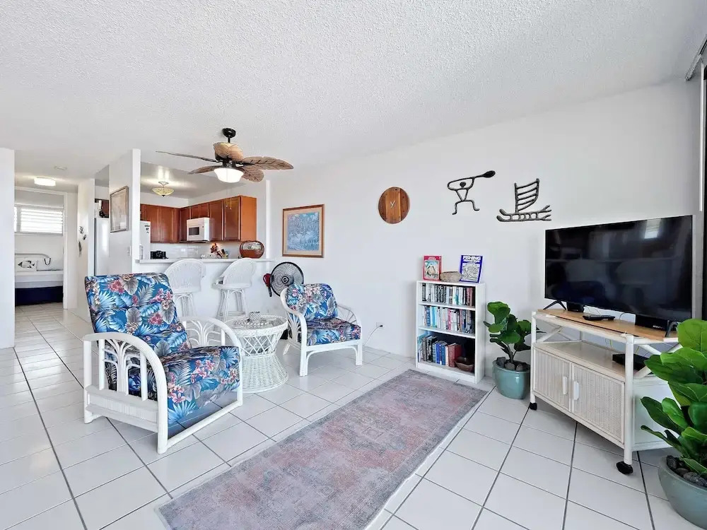 Kolu Honu Stunning Beachfront Condo for 2!
