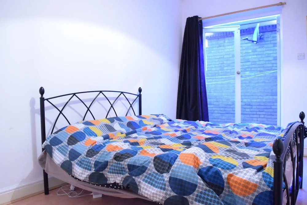 Cosy 1 Bedroom in East London