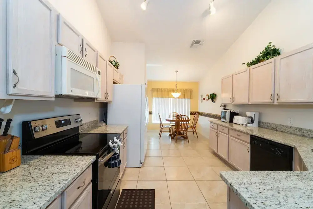 1114 4-bed Pool Home, Liberty Village Kissimmee