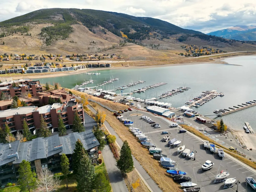 A105 Lake Cliffe 2 Bedroom Condo