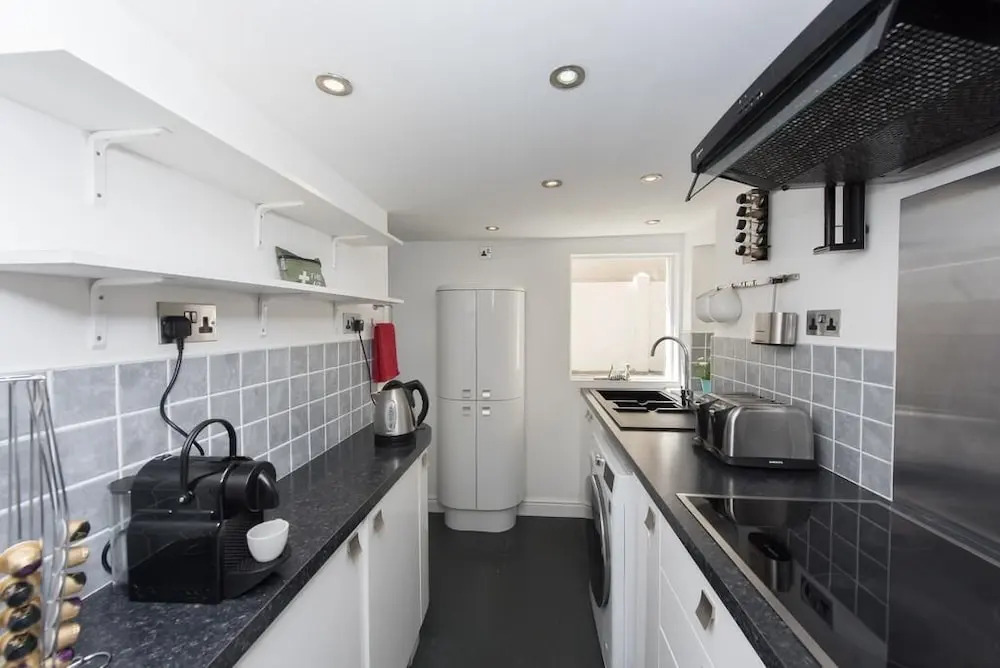 Seafront Walk Garden Apartment
