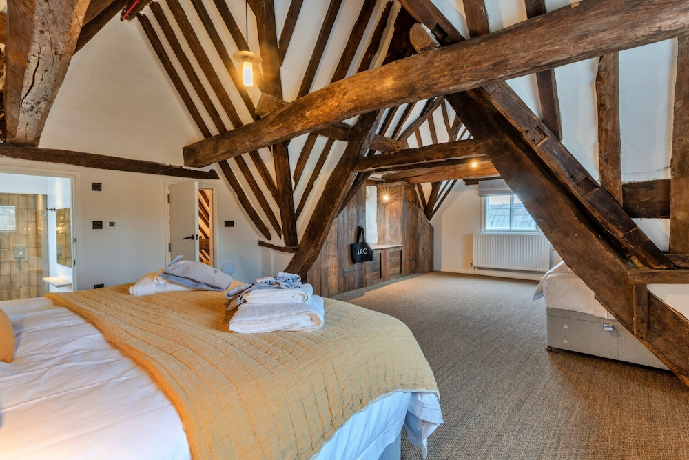 Holiday Home in Painswick, No Deposit