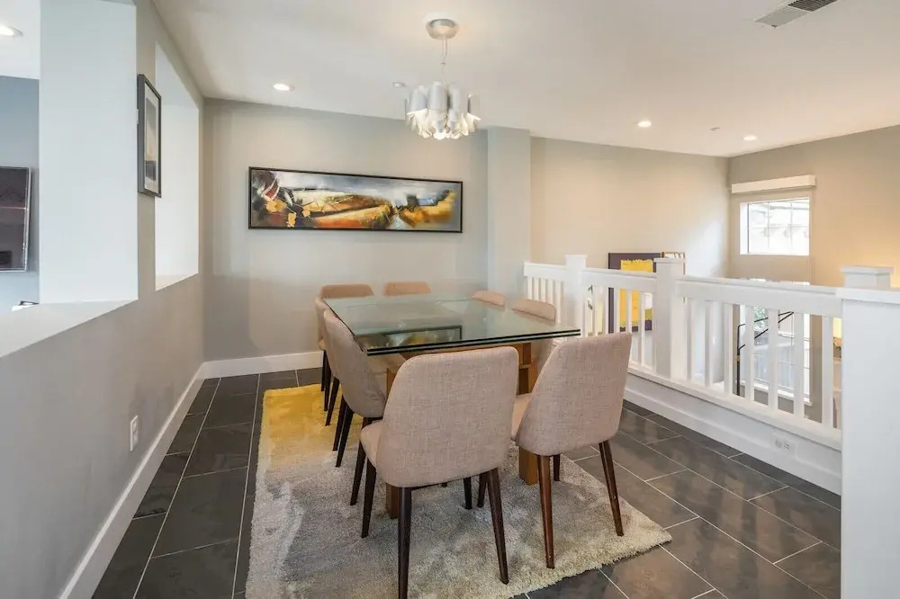 Posh Waterfront - 3 Br Condo