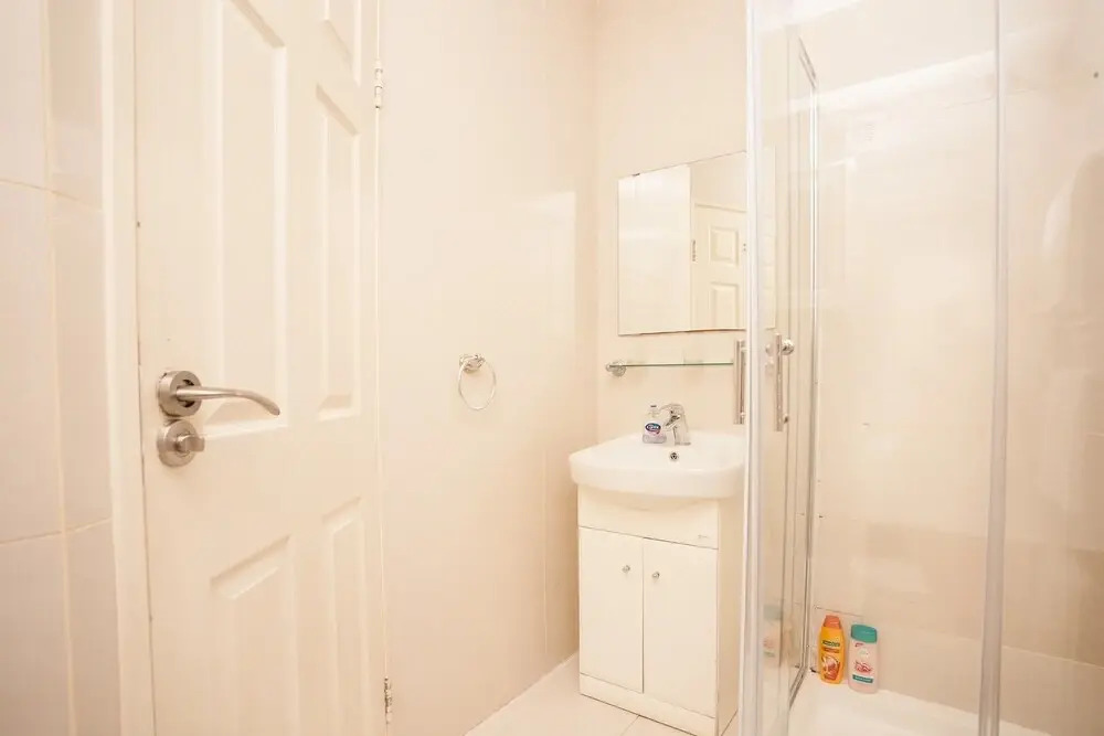 Apartment 123 Broadley