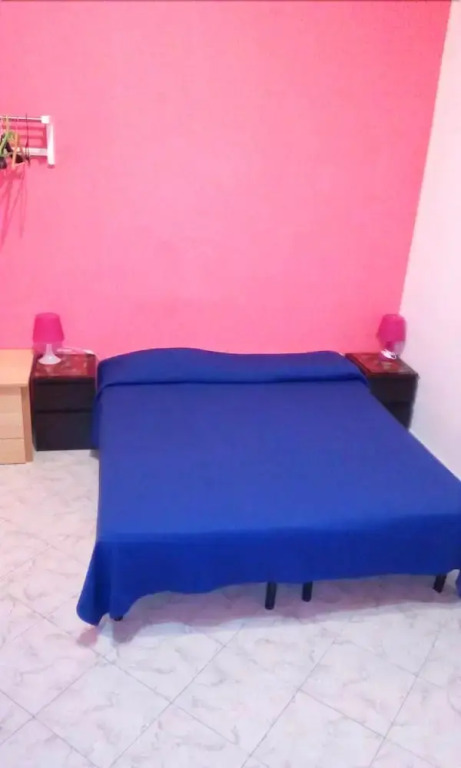Bed in Art - Termini - Coliseum Apartments for Rent in Rome