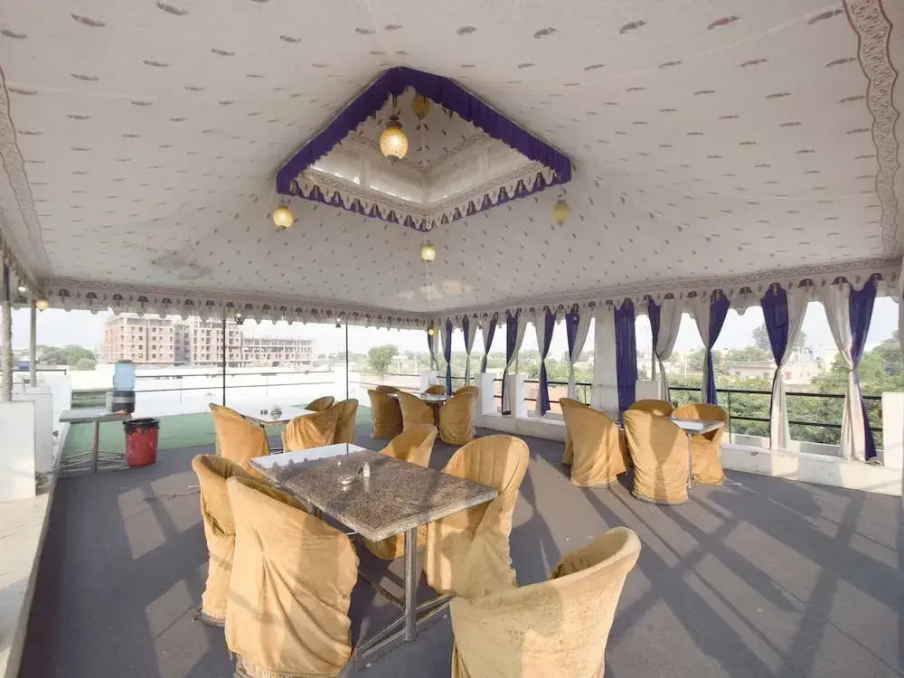 OYO 23196 Hotel Yash Meridion