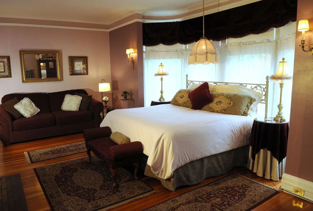 The Oliver Inn