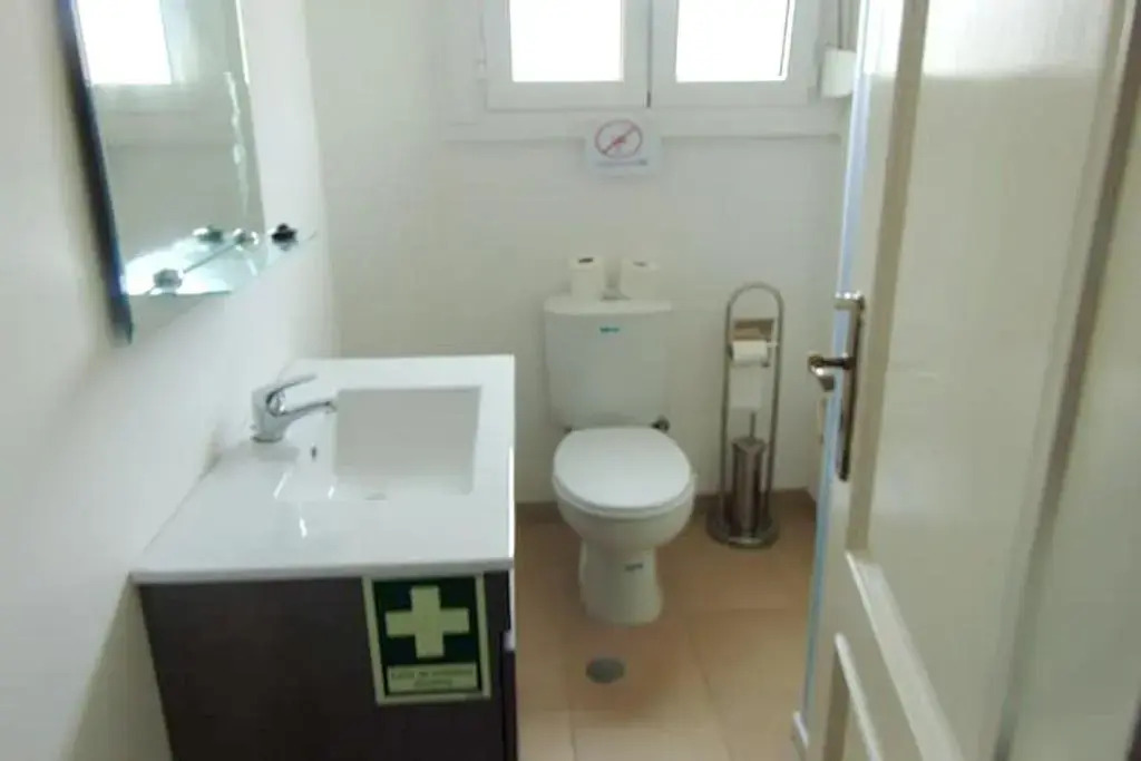 Apartment with 2 bedrooms in Almada with shared pool enclosed garden and WiFi 5 km from the beach