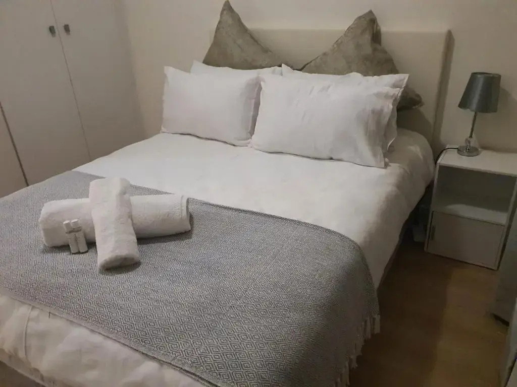 Stunning, Modern 1 bedroom Apartment Sandton