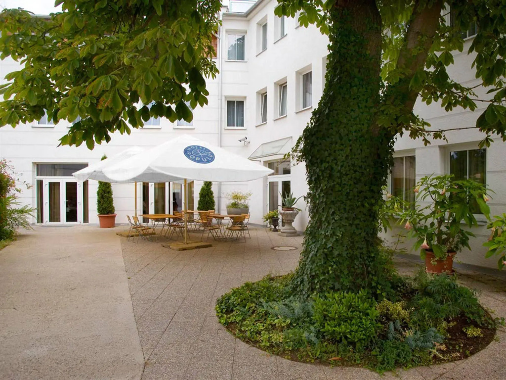 EA Hotel Populus