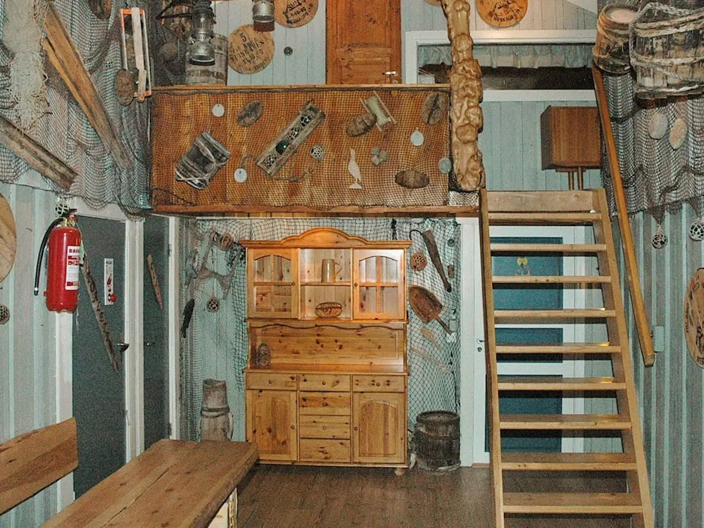 6 person holiday home in Oksvoll
