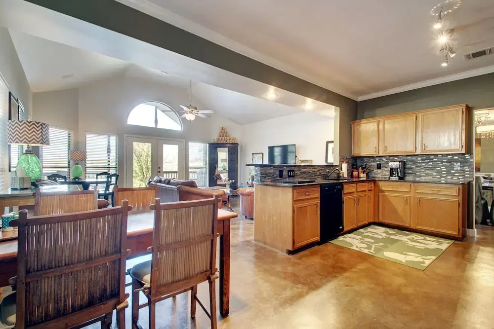 4BR 2.5BA The Lodge on Walnut Creek by RedAwning