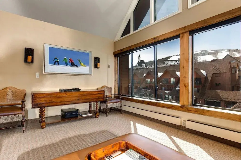 1415 Lowell Ave Condo - 3 Br condo by RedAwning