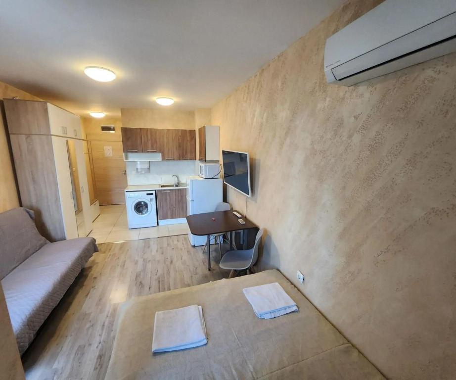 Colonel apartment 844