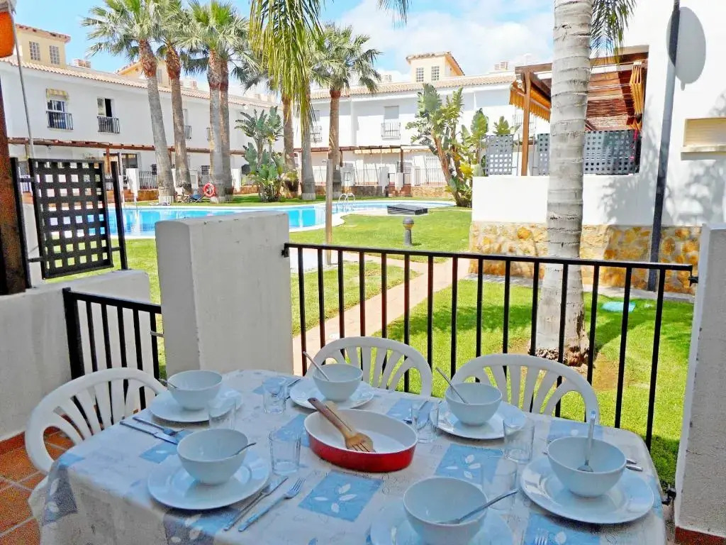 PALM BEACH 86 Adosado con jardin y piscina ALBERT VILLAS