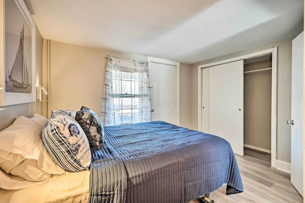 Lovely Rockport Apartment, Walk to Beaches!