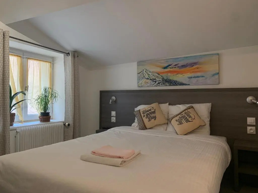 Logis Hôtel Vuillot