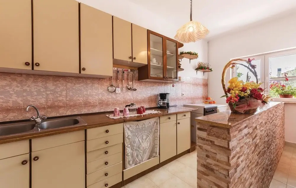 Beautiful Home In Liznjan