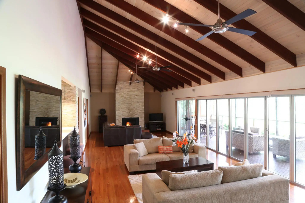 Lake Weyba Cottages Noosa