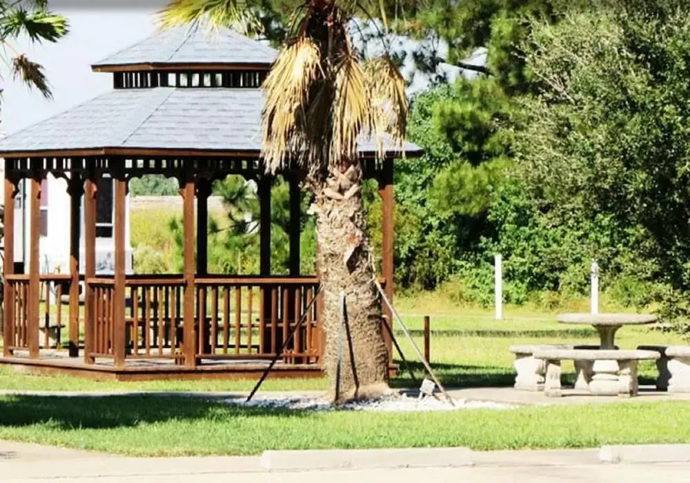 Winnie Inn Suites & RV Park