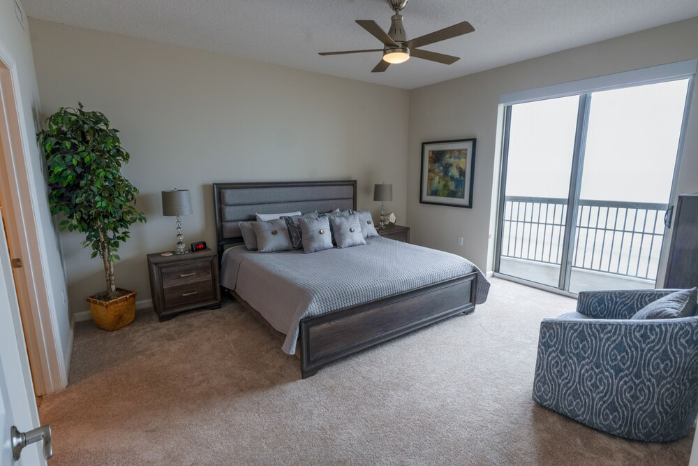 705 Margate, 3 bedroom ocean front condo 3 Condo