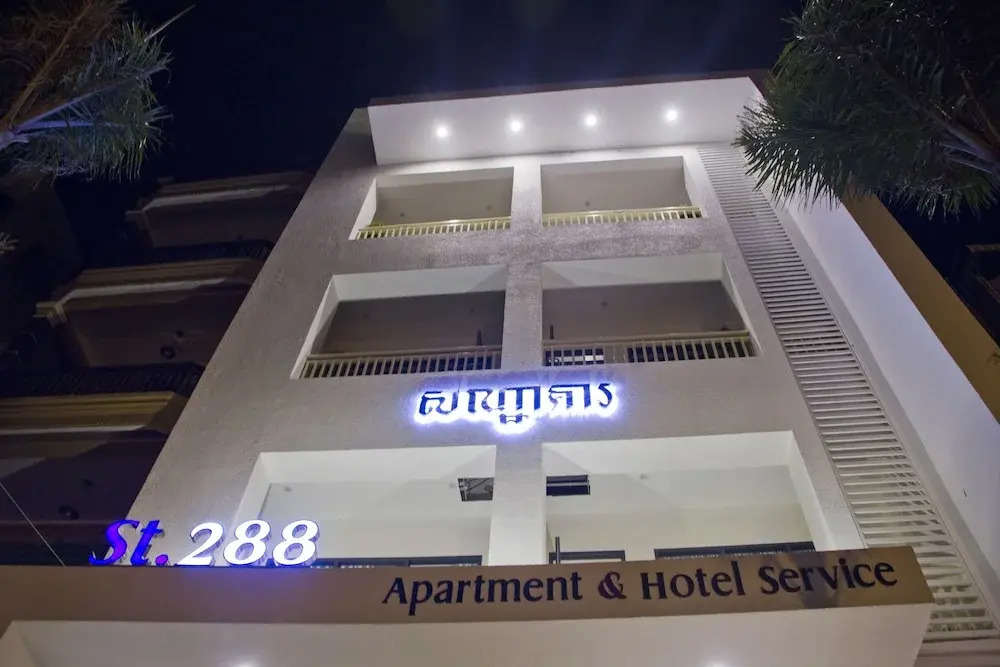 White Residence Hotel & Apartment
