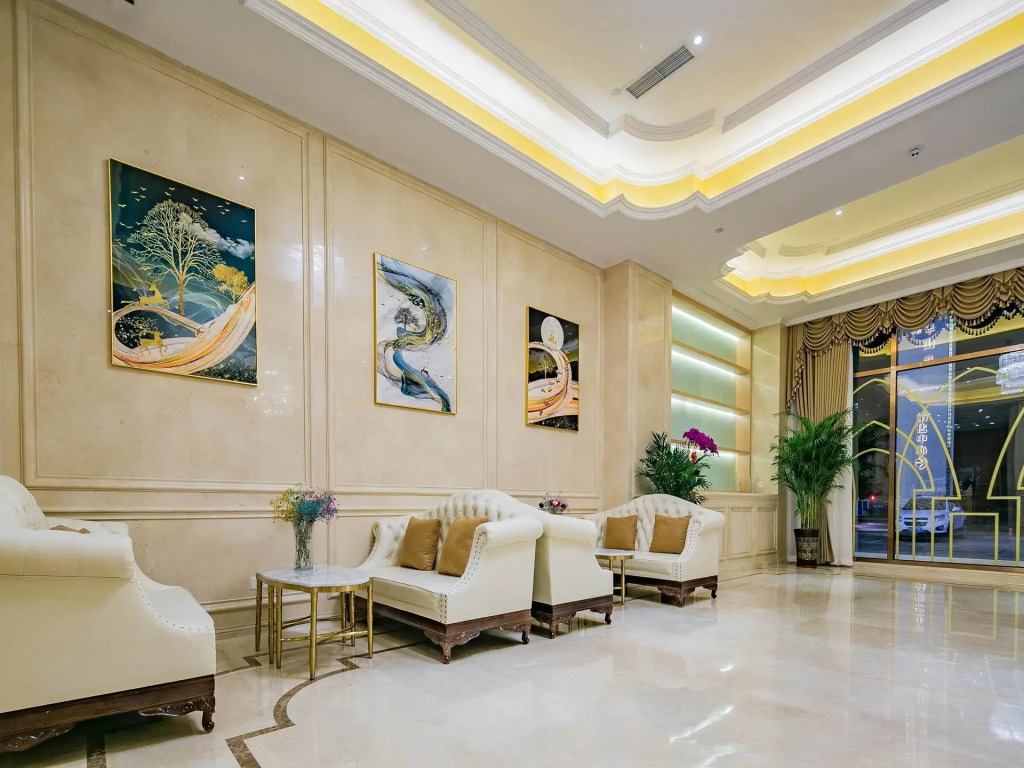 James Joyce Coffetel Chengdu Huayang Convention and Exhibition Center Haichang Polar Aquarium