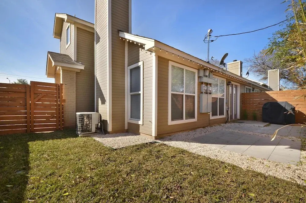 Austin Family Townhome with Yard by RedAwning