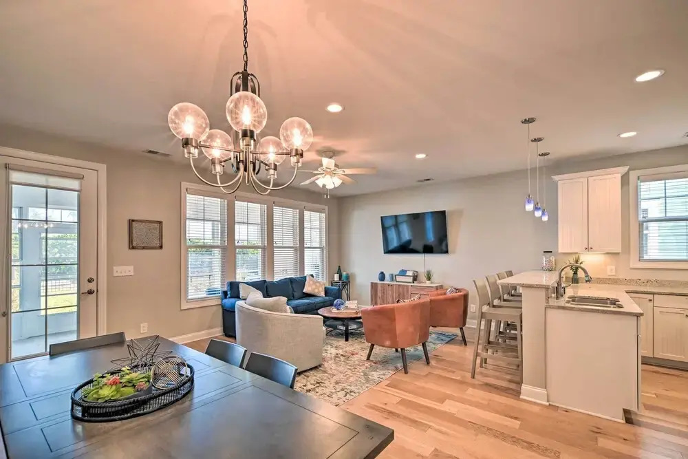 Luxury Barefoot Resort Retreat: Pool, Marina Views