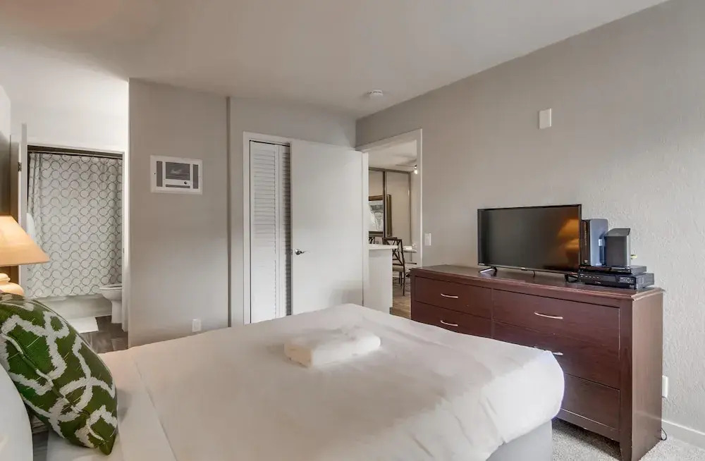 The Luxe Suites of Temecula Heights