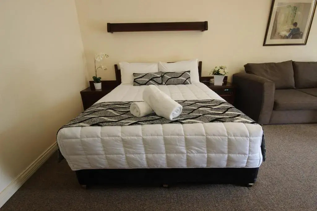Molly Morgan Motor Inn